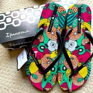 New Flip Flops sz 39eur (fits 7-8)